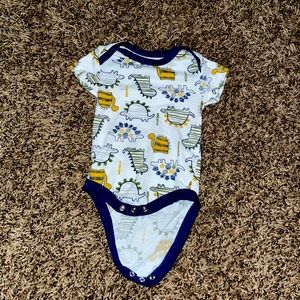 Chick pea by carters dinosaur onesie 0-3 mo